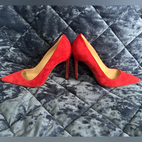 Manolo Blahnik Pointed Toe Pumps - Picture 5 of 10